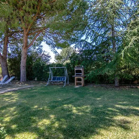 Mit Garten, Grill Und Terrasse *