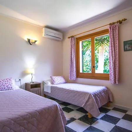 Holiday home Mit Garten, Grill Und Terrasse